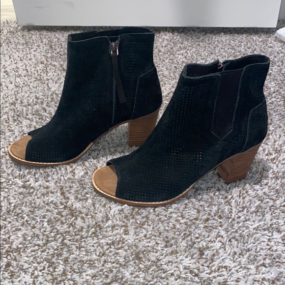 Tom’s Black Peep-Toe Ankle Boots - Picture 2 of 7